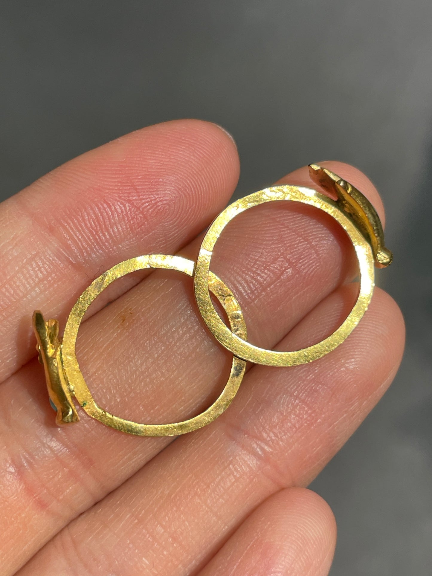 Antique 18K Gold Fide Gimmel Hand Ring