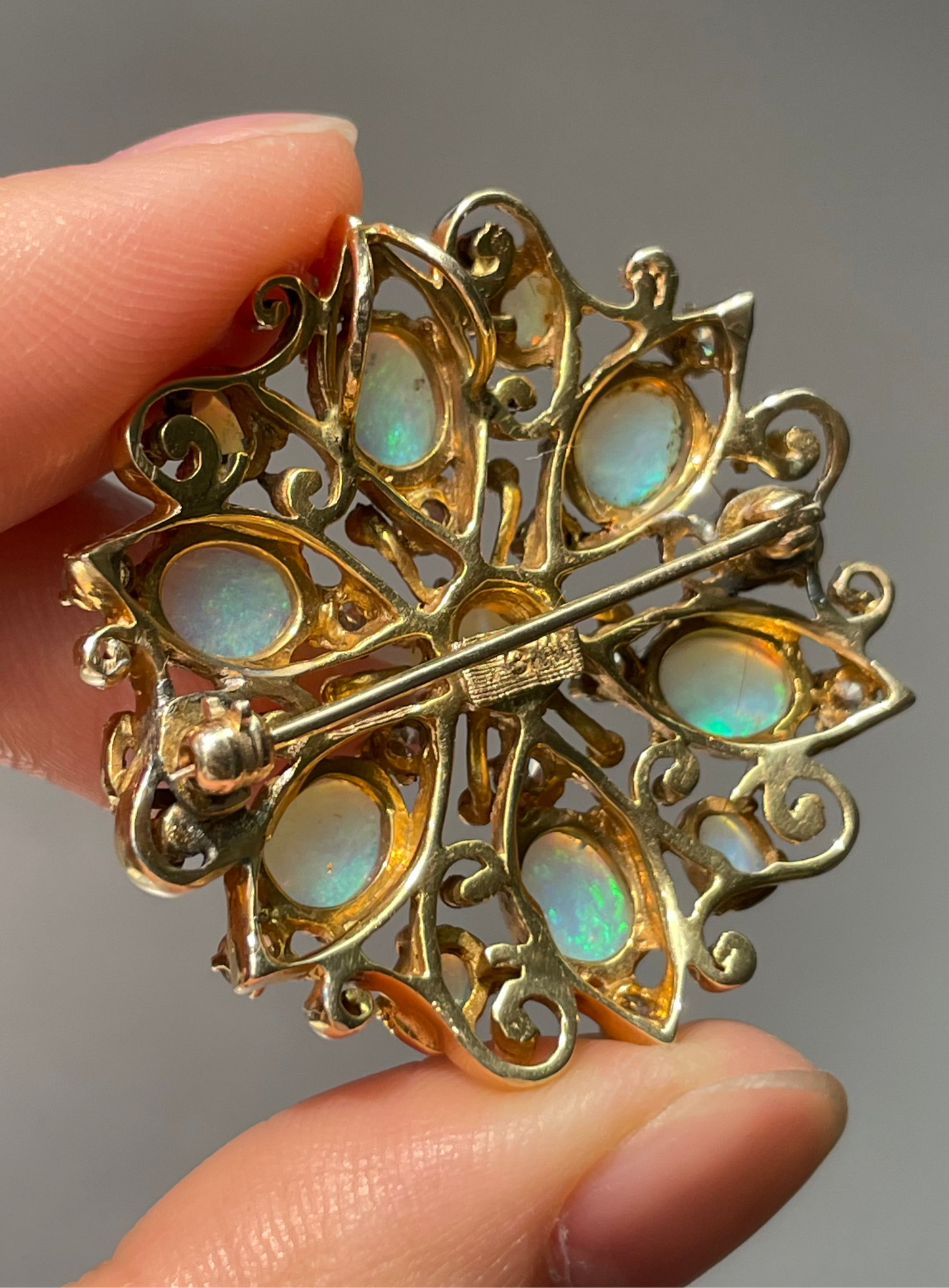 Vintage 14K Yellow Gold Opal Diamond Cluster Pendant Brooch