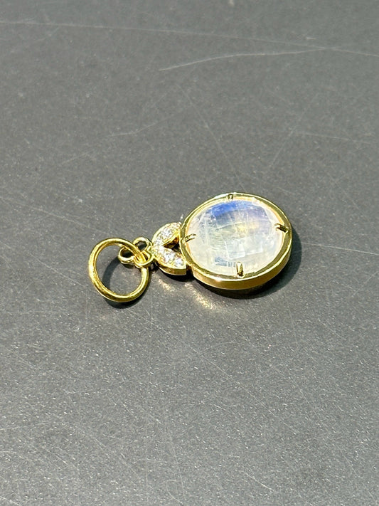 18K 金刻面月光石图案吊饰
