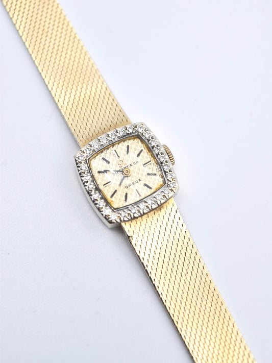 vintage 14K Gold Omega vendu au détail par Tiffany &amp; Co. Diamond Montre-bracelet