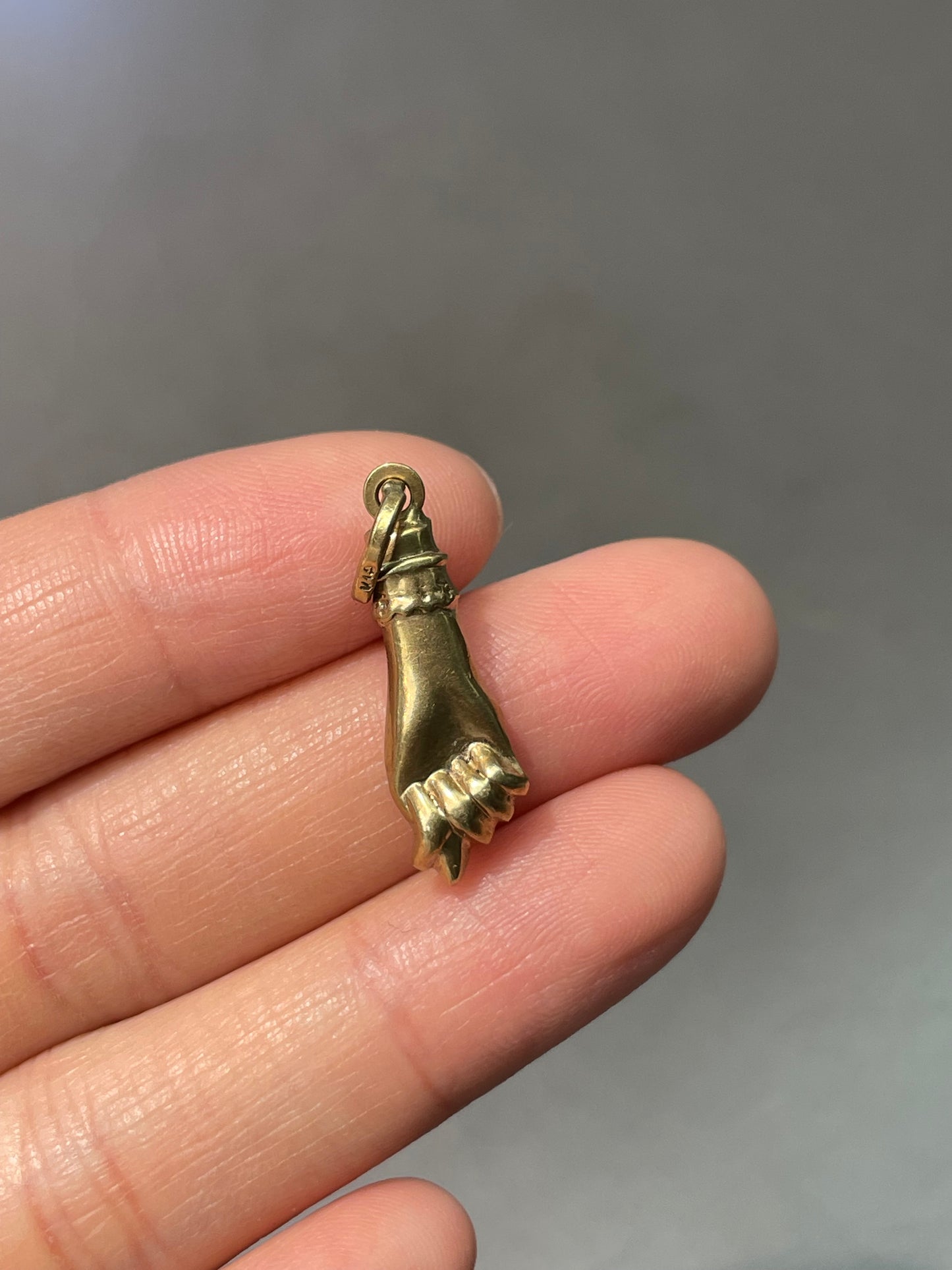 Vintage 14K Yellow Gold Mano Figa Charm Pendant