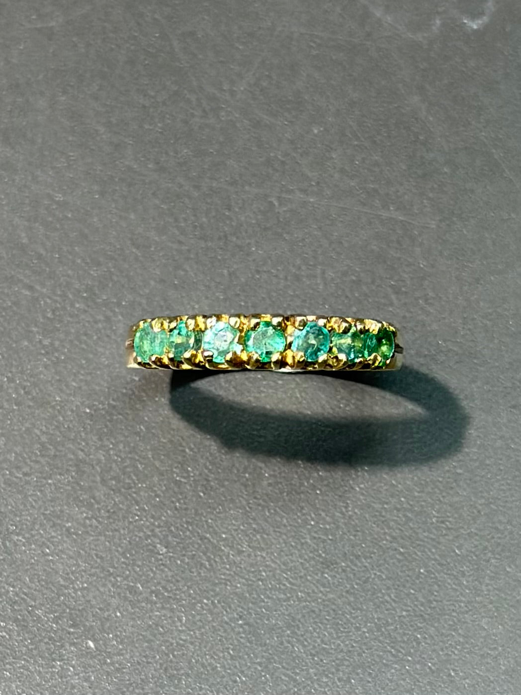 复古 18K 金绿宝石戒指