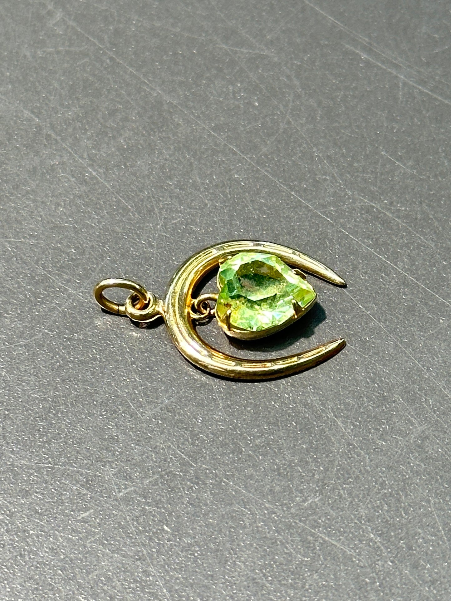 复古 14K 金心形橄榄石马蹄吊坠