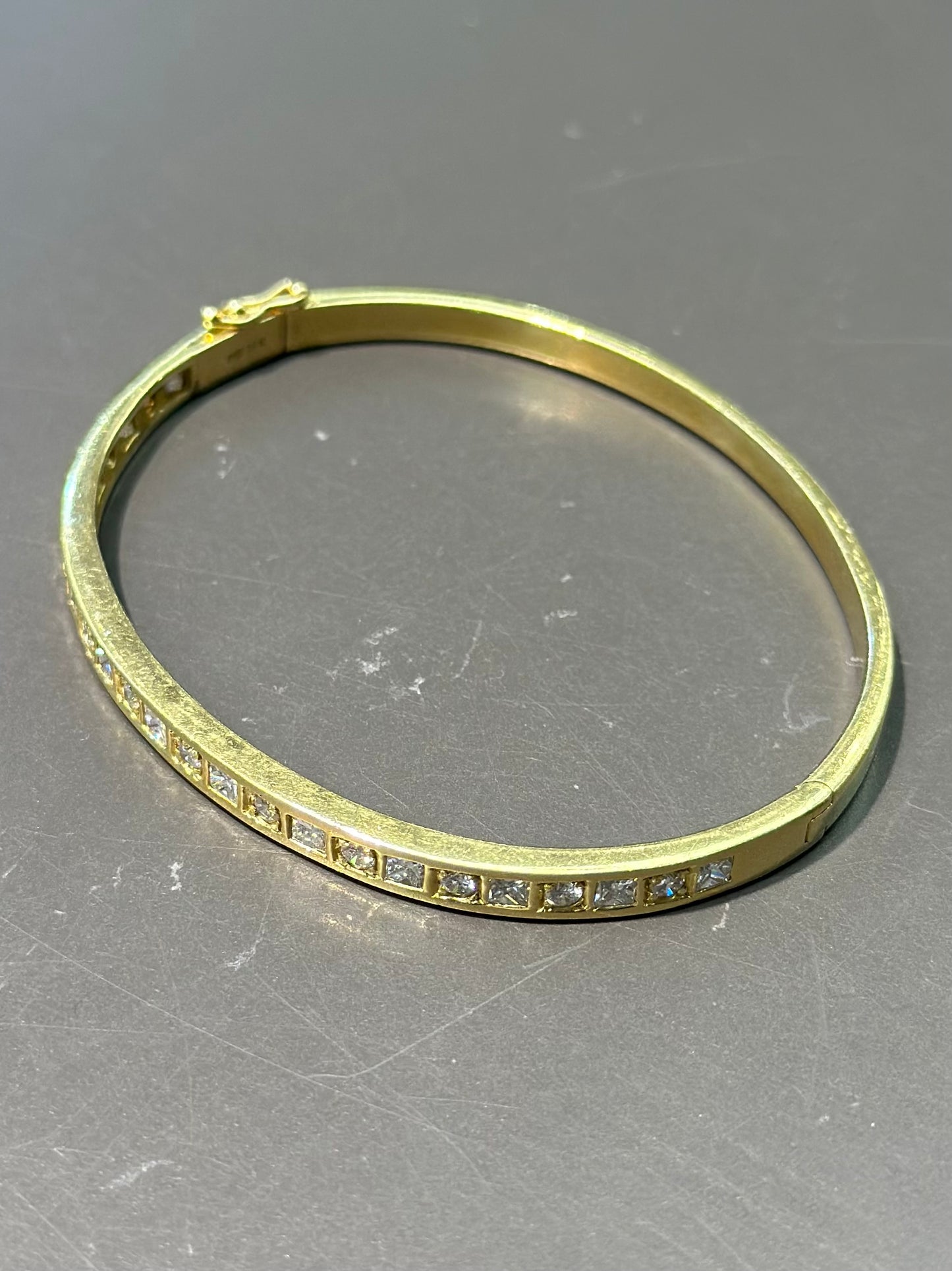 18K Gold Princess Cut and Round Cut Diamond Bangle