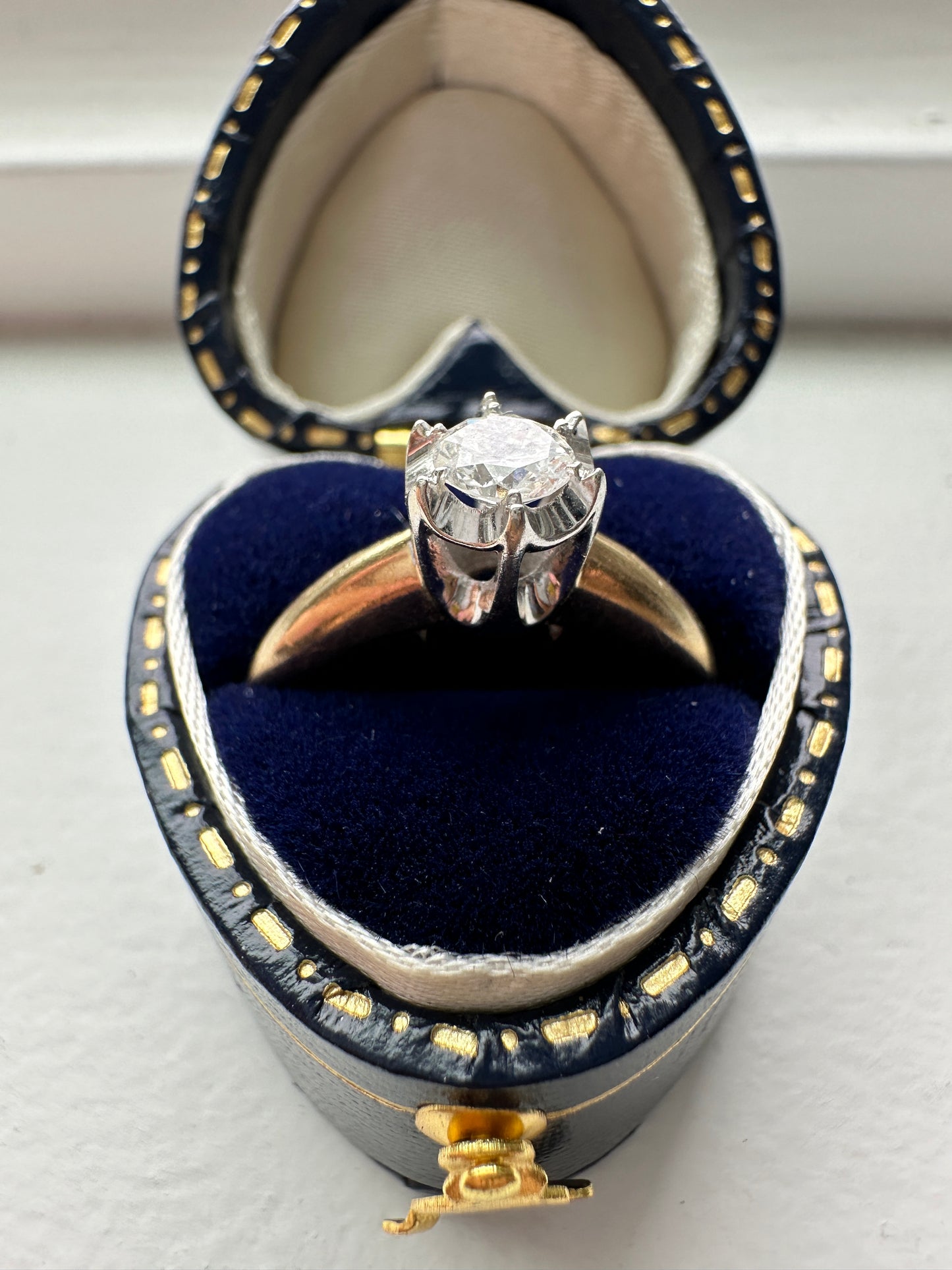 Vintage Lady America 14K Gold 0.35 CTW Solitaire Diamond Ring