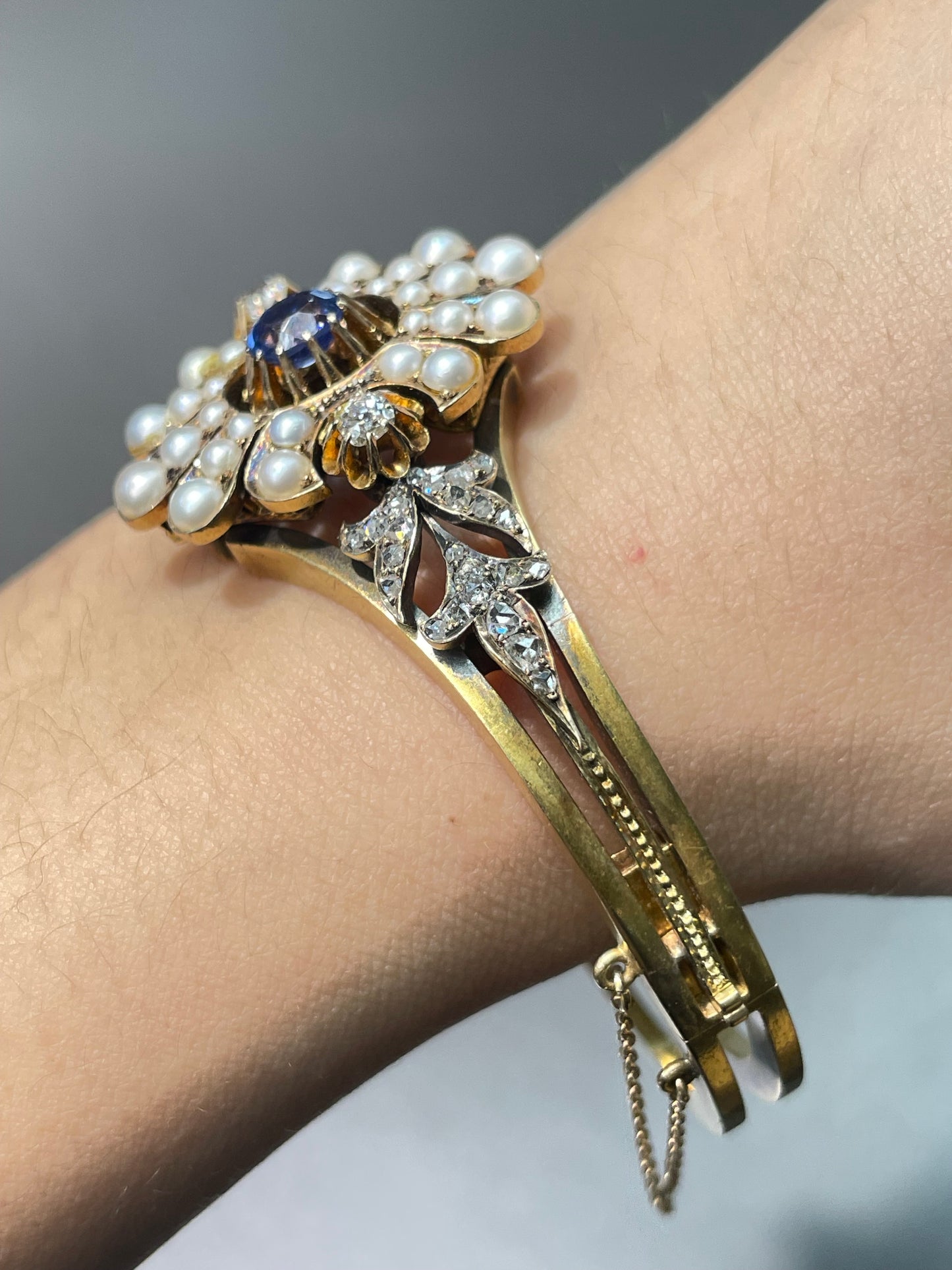 Bracelet antique en or 14 carats avec diamants saphir et perles naturelles antiques