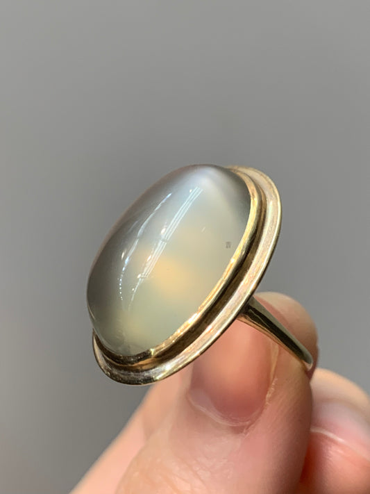 装饰艺术 14K 黄金天然凸圆形月光石戒指