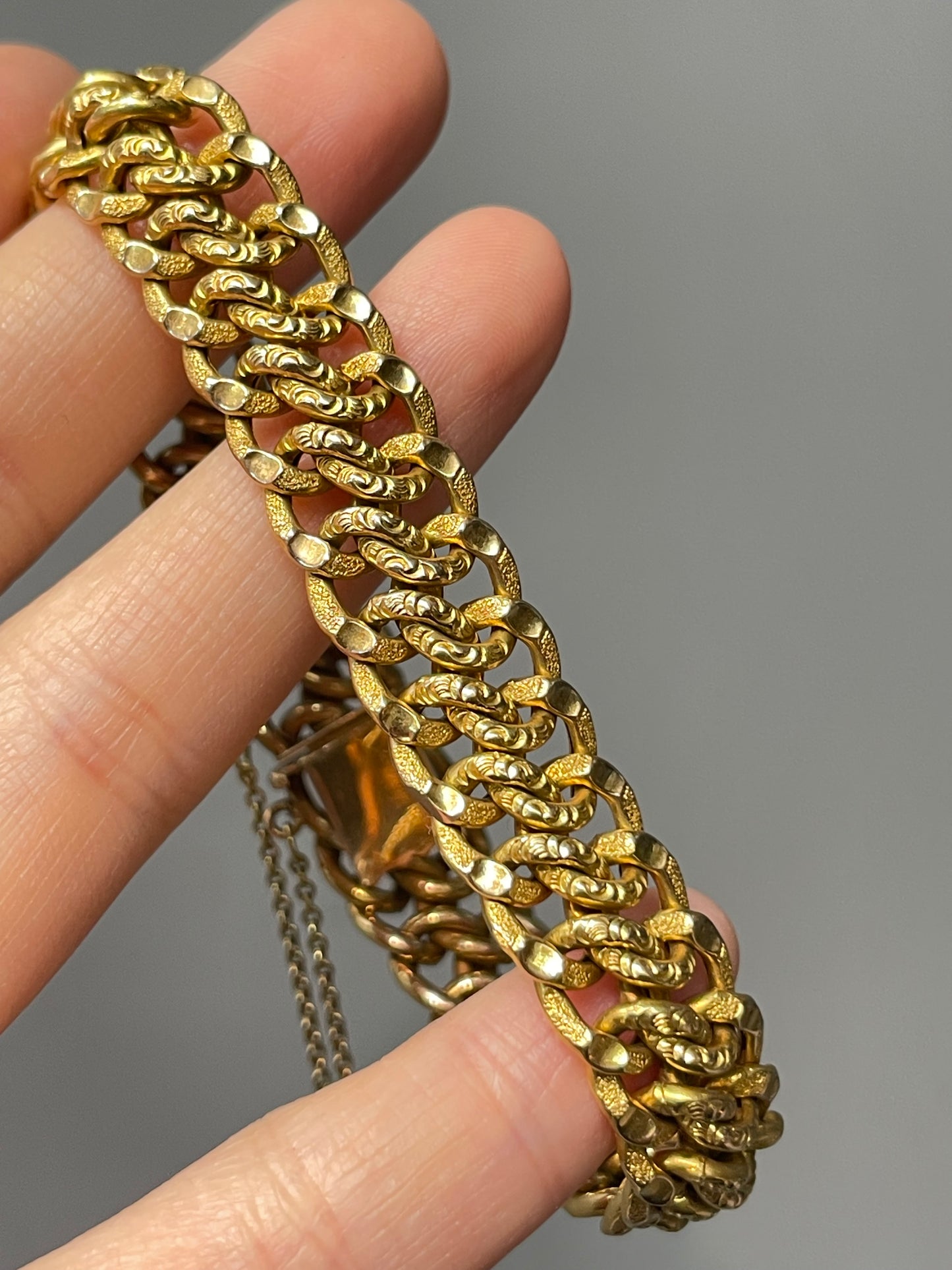 Antique French 18K Yellow Gold Repoussé Chain Bracelet