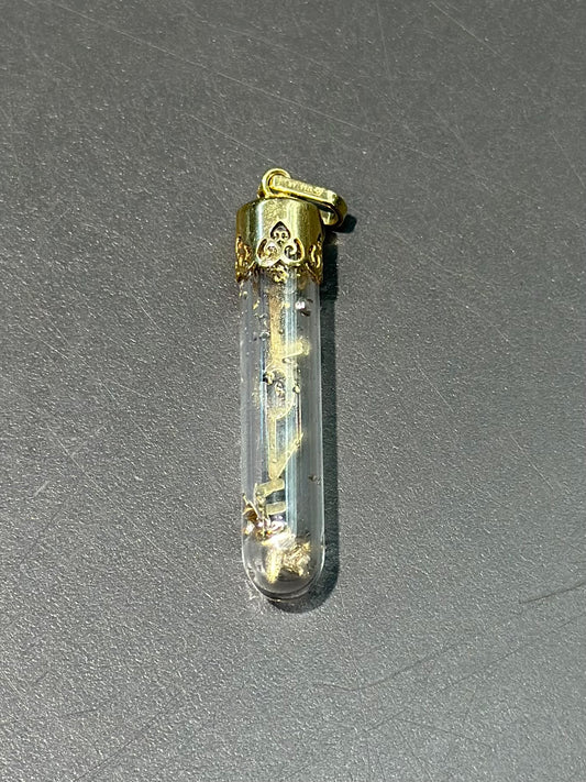 18K 金 LOVE 金粉摇动器吊饰