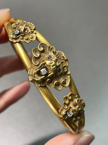 Bracelet victorien en or 14 carats avec triple lion et grenat et diamants