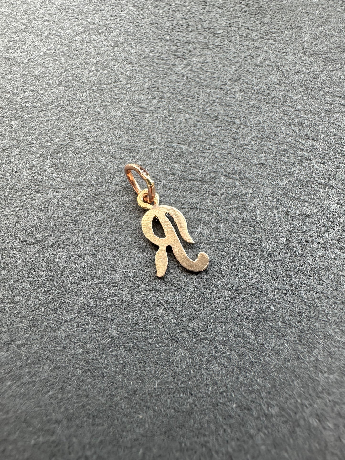 Vintage 14K Gold Mini “R” Pendant Charm