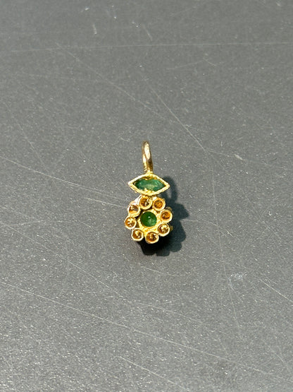 18K 黄金绿宝石钻石光环吊坠