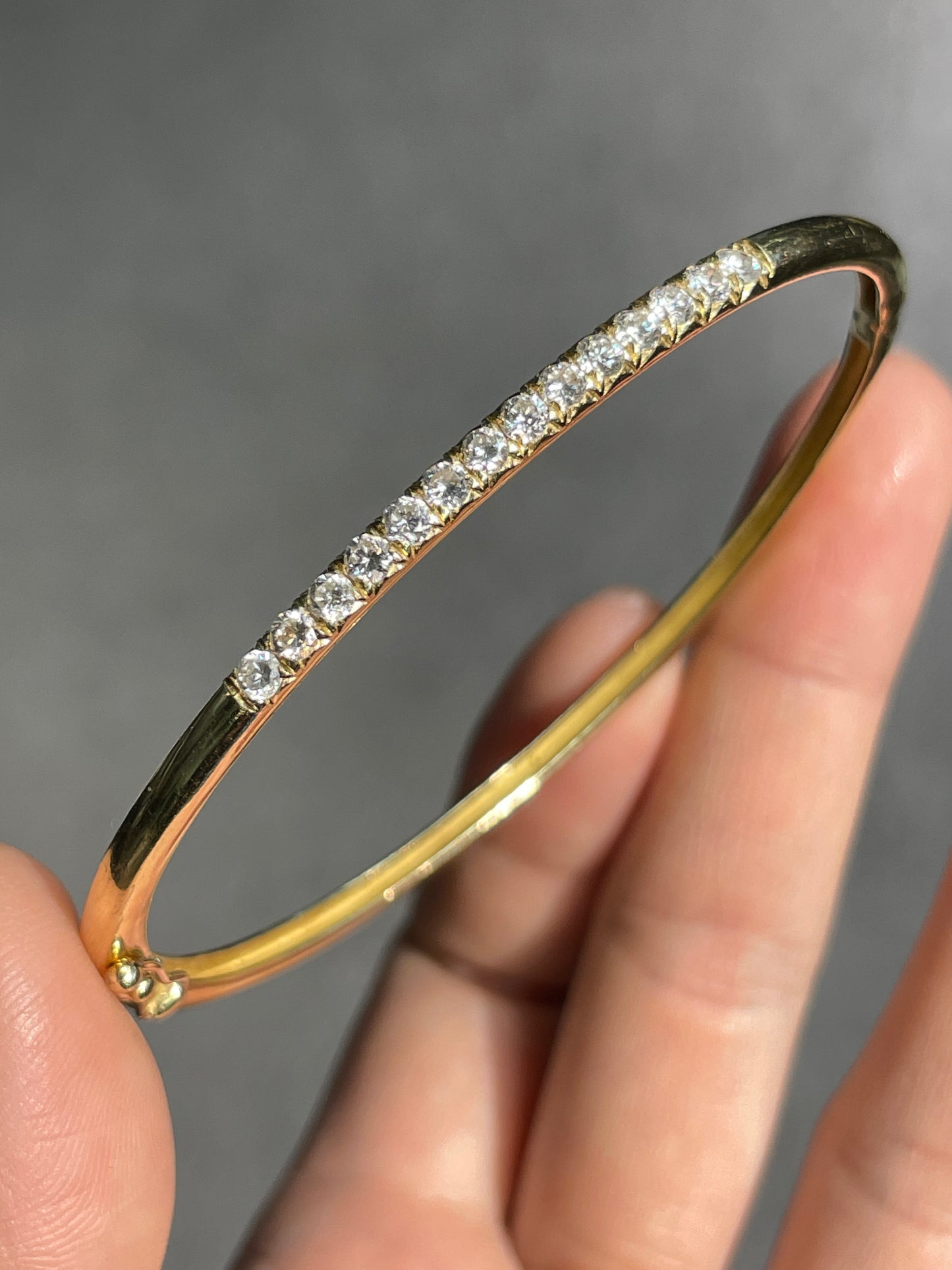 14K Gold 0.98 CTW Diamond Bangle Bracelet