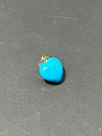 18K 金绿松石雕刻心形吊坠