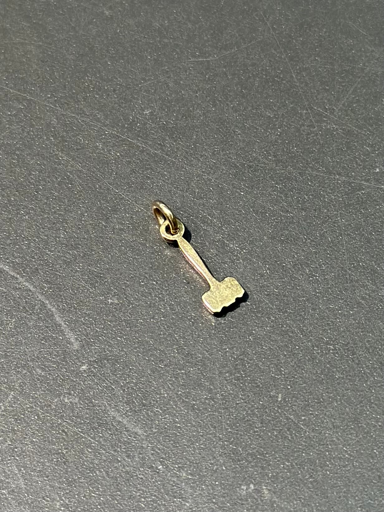 复古 14K 金木槌吊饰