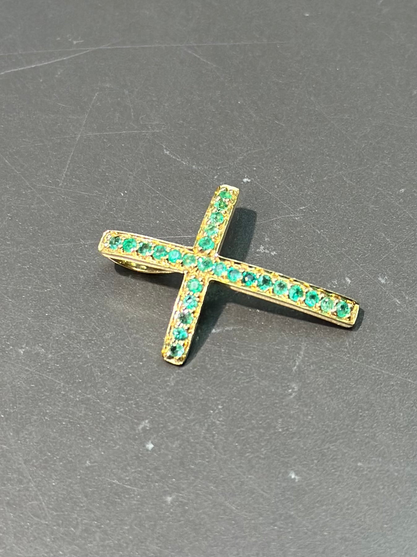 复古 14K 金绿宝石十字架