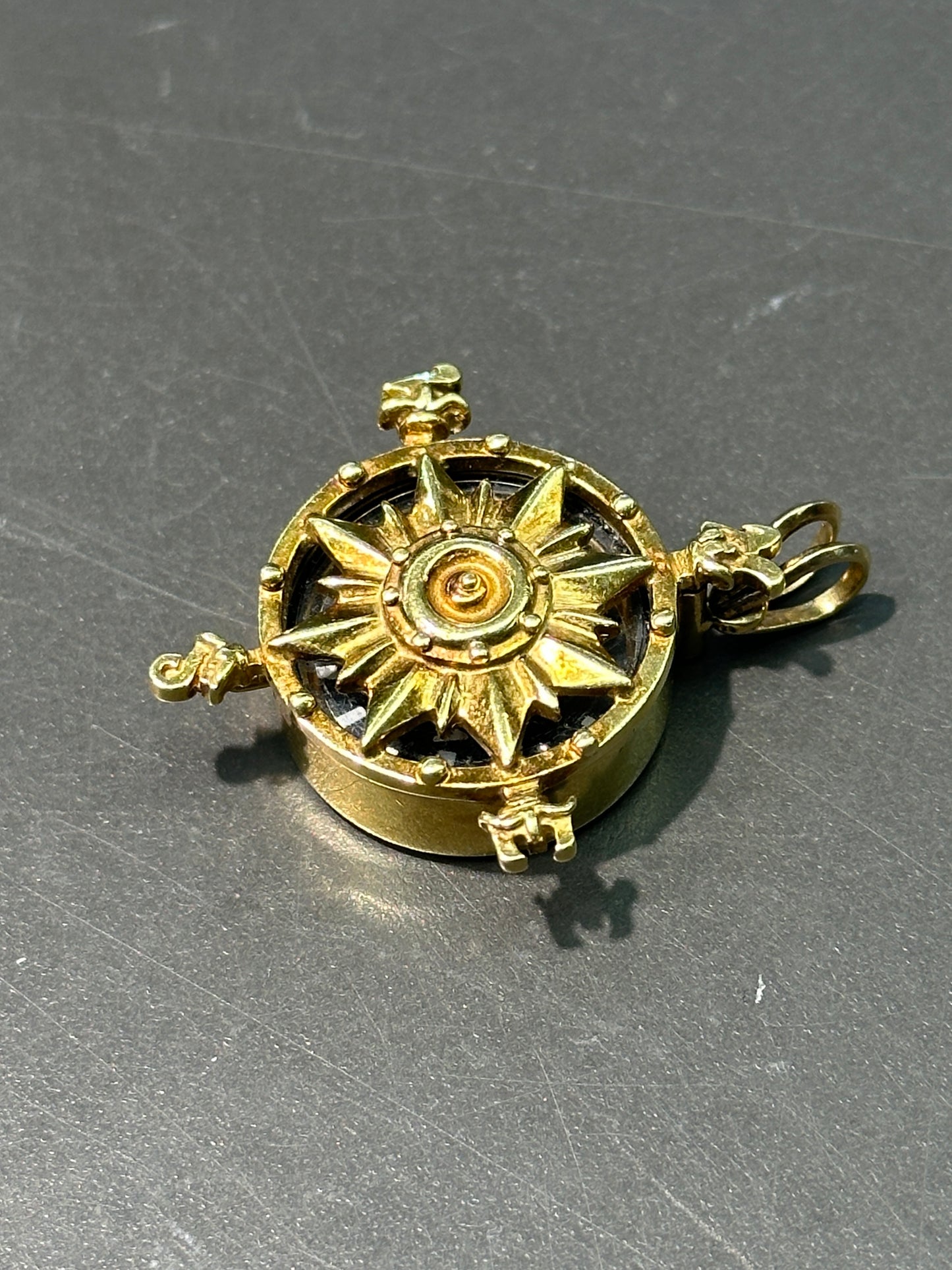 复古 18K 金工作罗盘吊坠