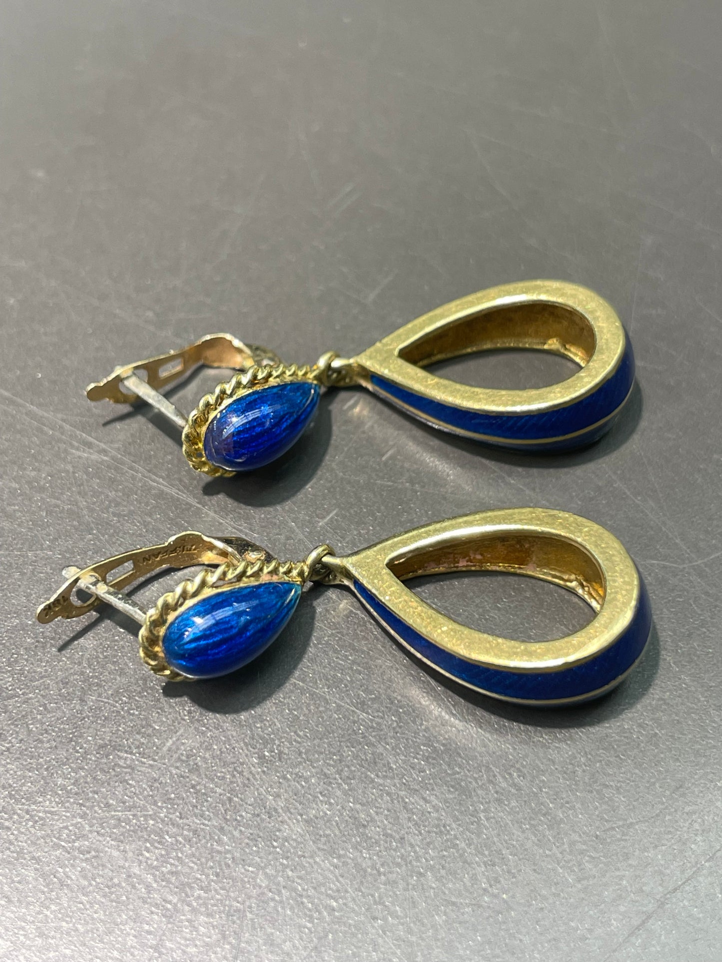 vintage Tiffany &amp; Co. Boucles d’oreilles pendantes en émail or 18 carats