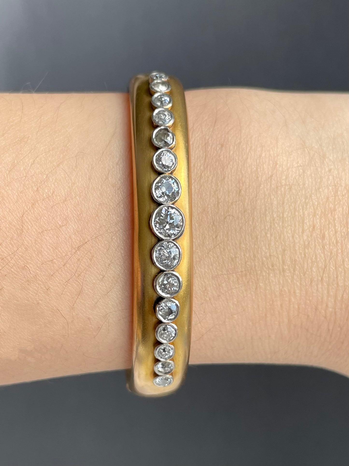 Antique 10K Yellow Gold 1.81 CTW Diamond Bangle Bracelet
