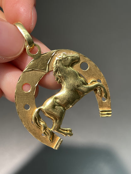 Vintage 14K Gold Large Horse Shoe Pendant