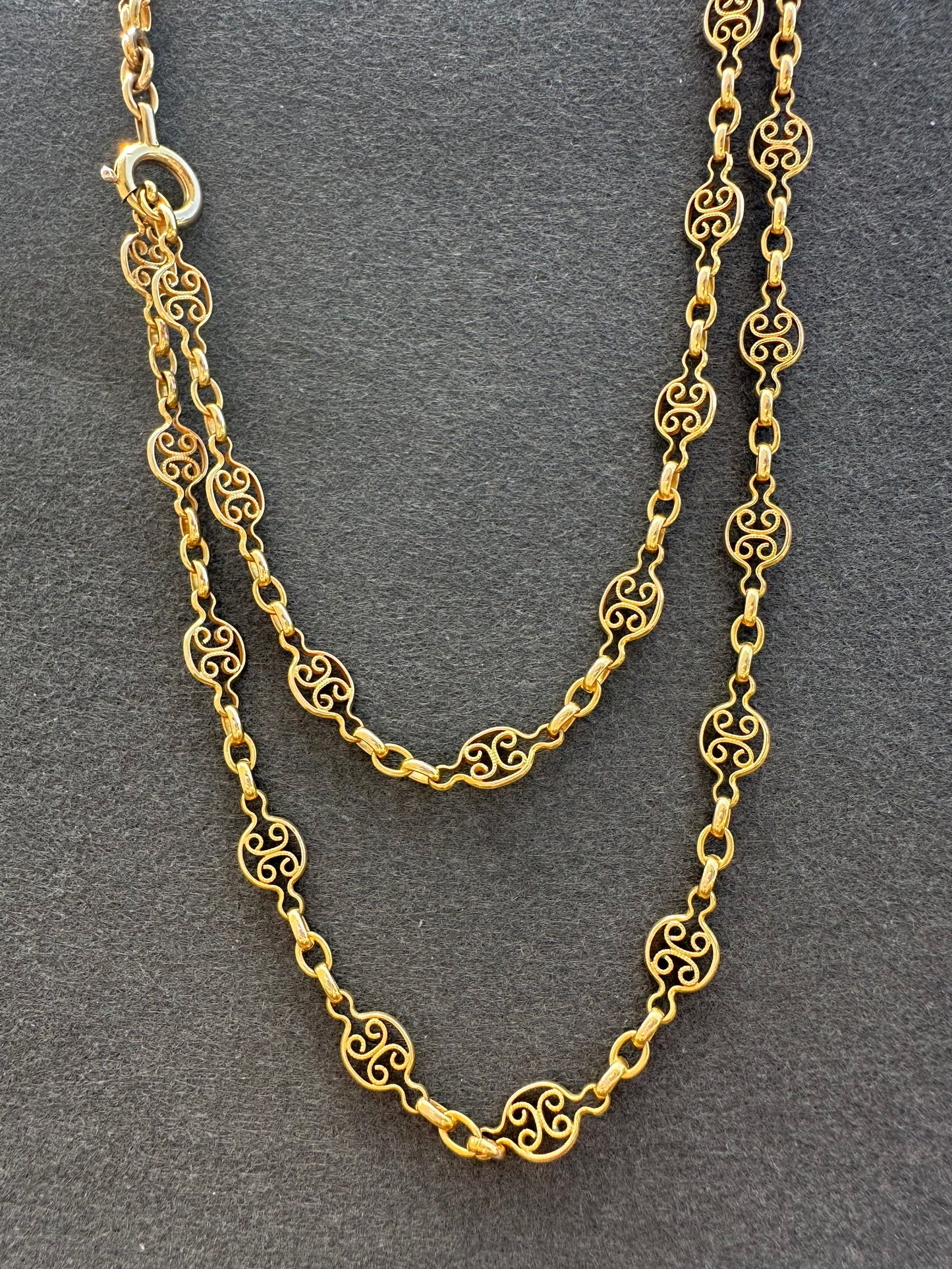 Antique 14K Gold Motif Chain Necklace