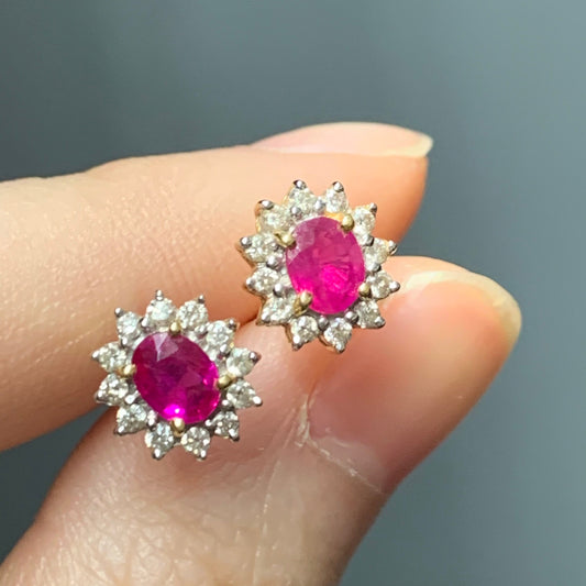 Boucle d'oreille vintage en or 14 carats avec rubis naturel et halo de diamants