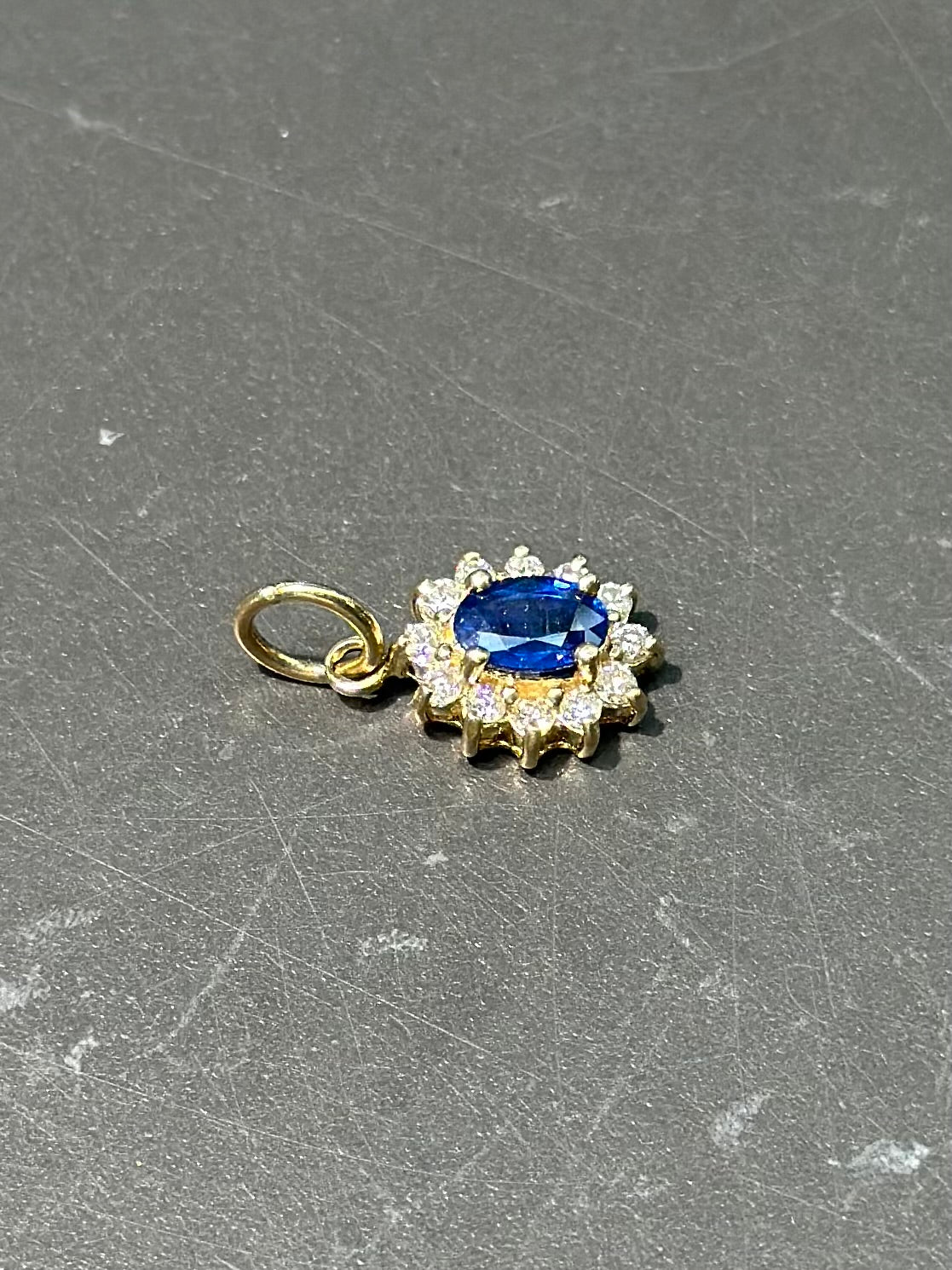 14K 金钻石蓝宝石光环吊坠