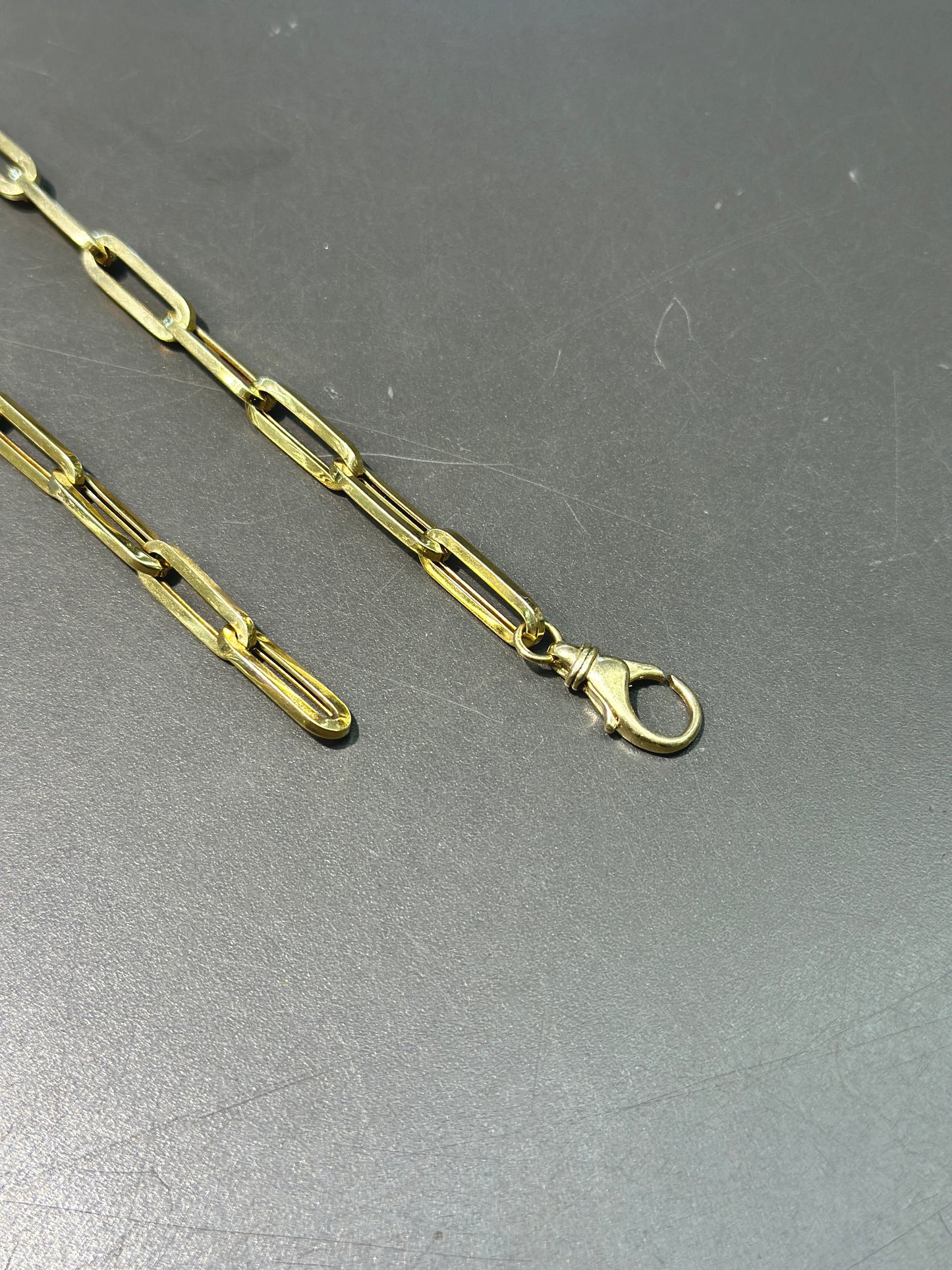 Collier chaîne trombone creux en or 14 carats