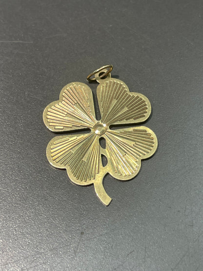 Vintage 14K Yellow Gold Engine Turned Clover Shamrock Pendant Charm