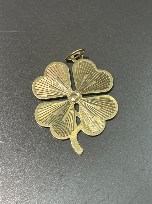 Vintage 14K Yellow Gold Engine Turned Clover Shamrock Pendant Charm