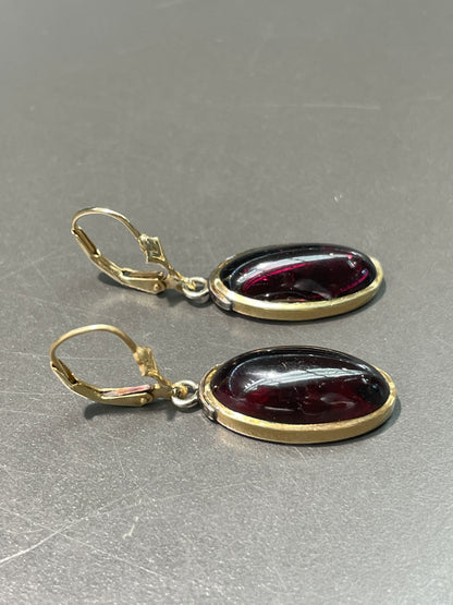 Antique 14K Gold Elongated Cabochon Garnet Earring