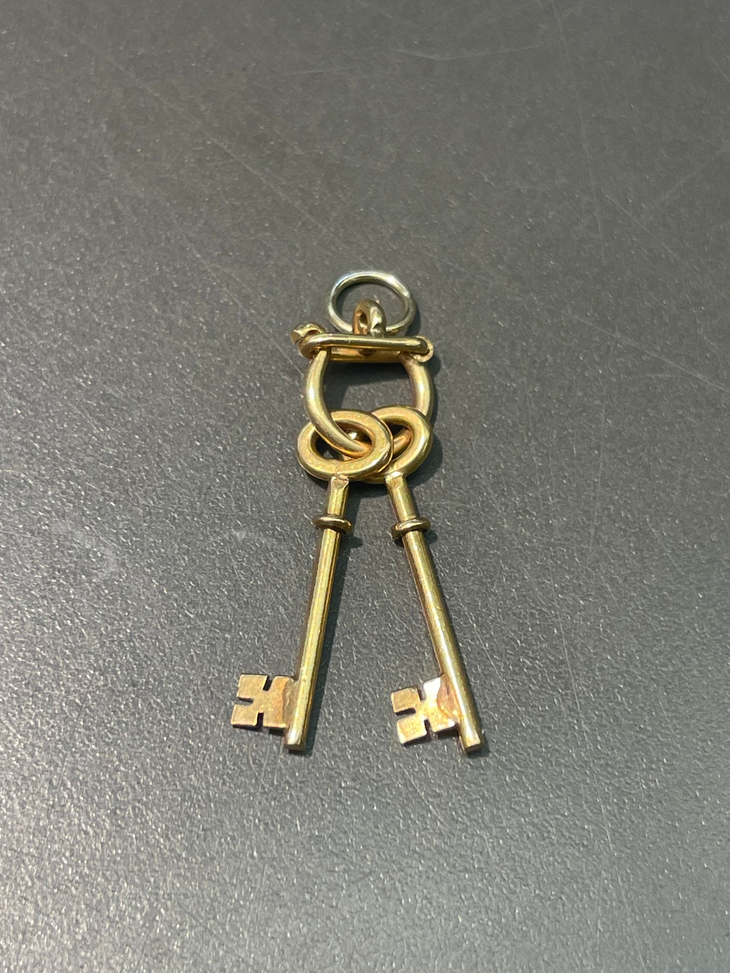复古 18K 金钥匙吊坠