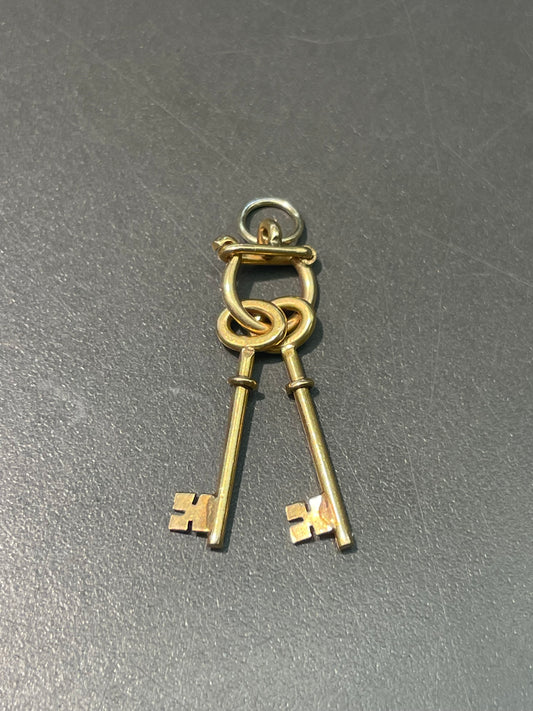复古 18K 金钥匙吊坠