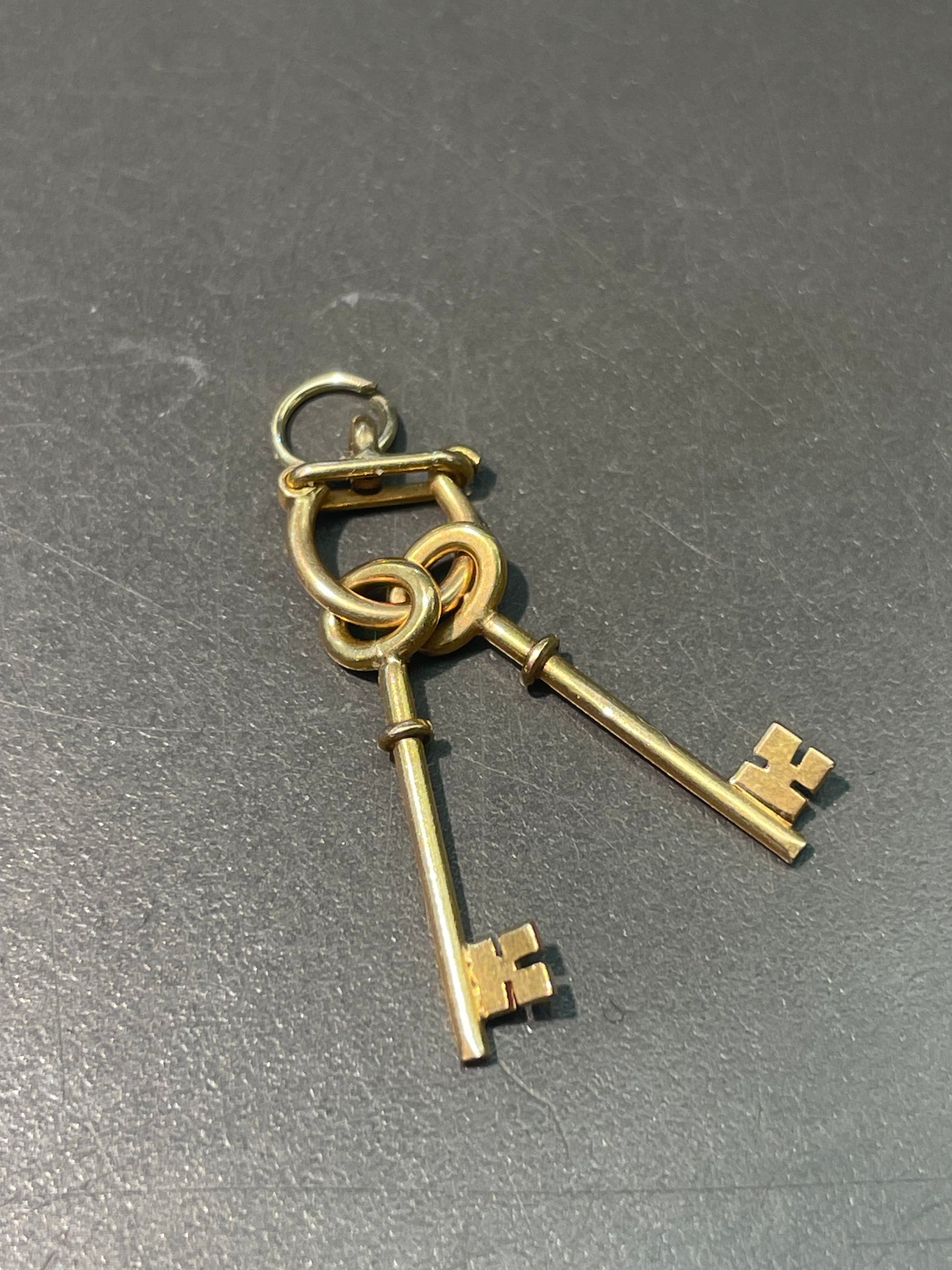 复古 18K 金钥匙吊坠