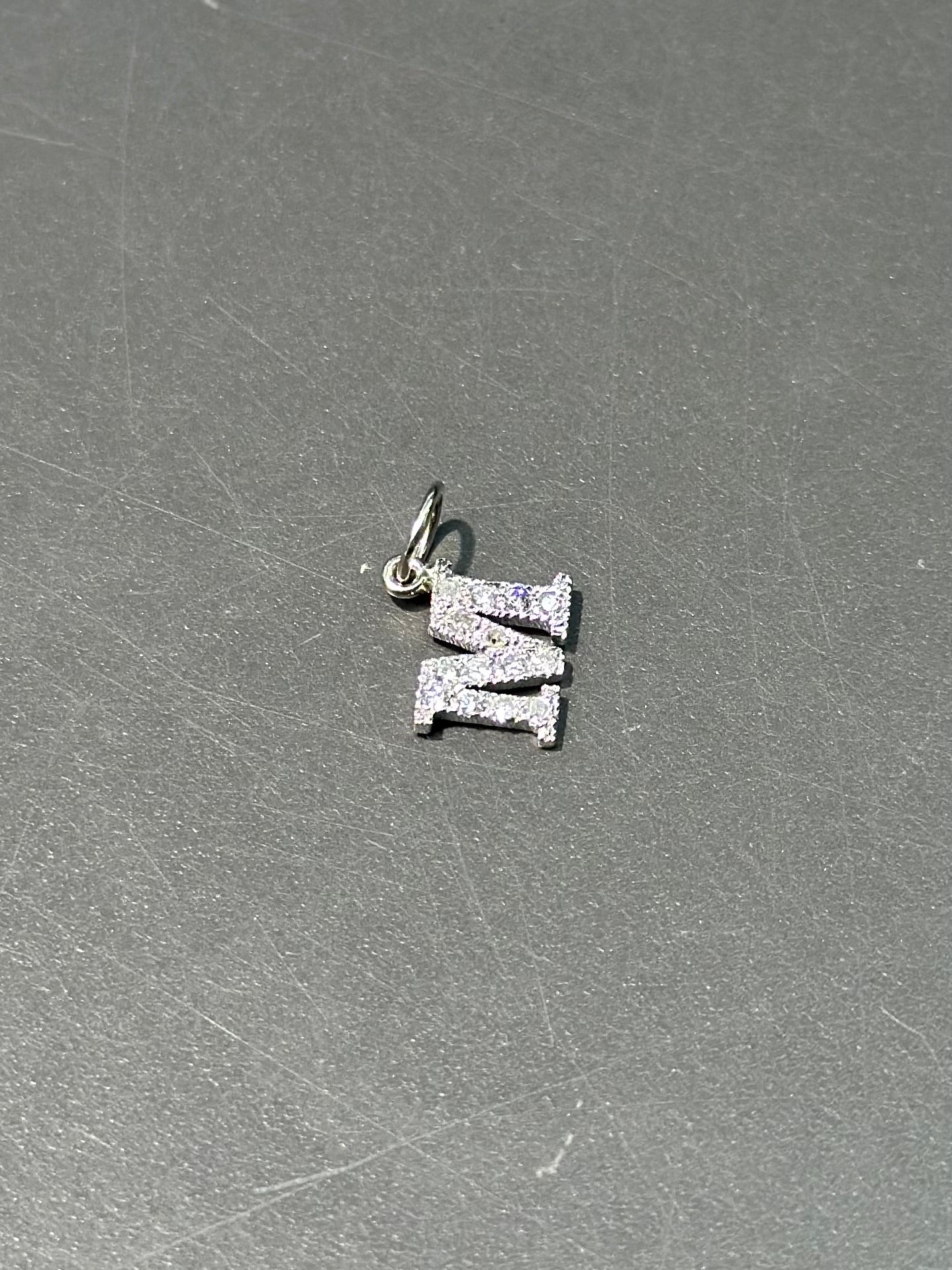 复古 14K 金钻石字母吊饰