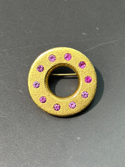 Linda Lee Johnson 22K 金红宝石圆形胸针
