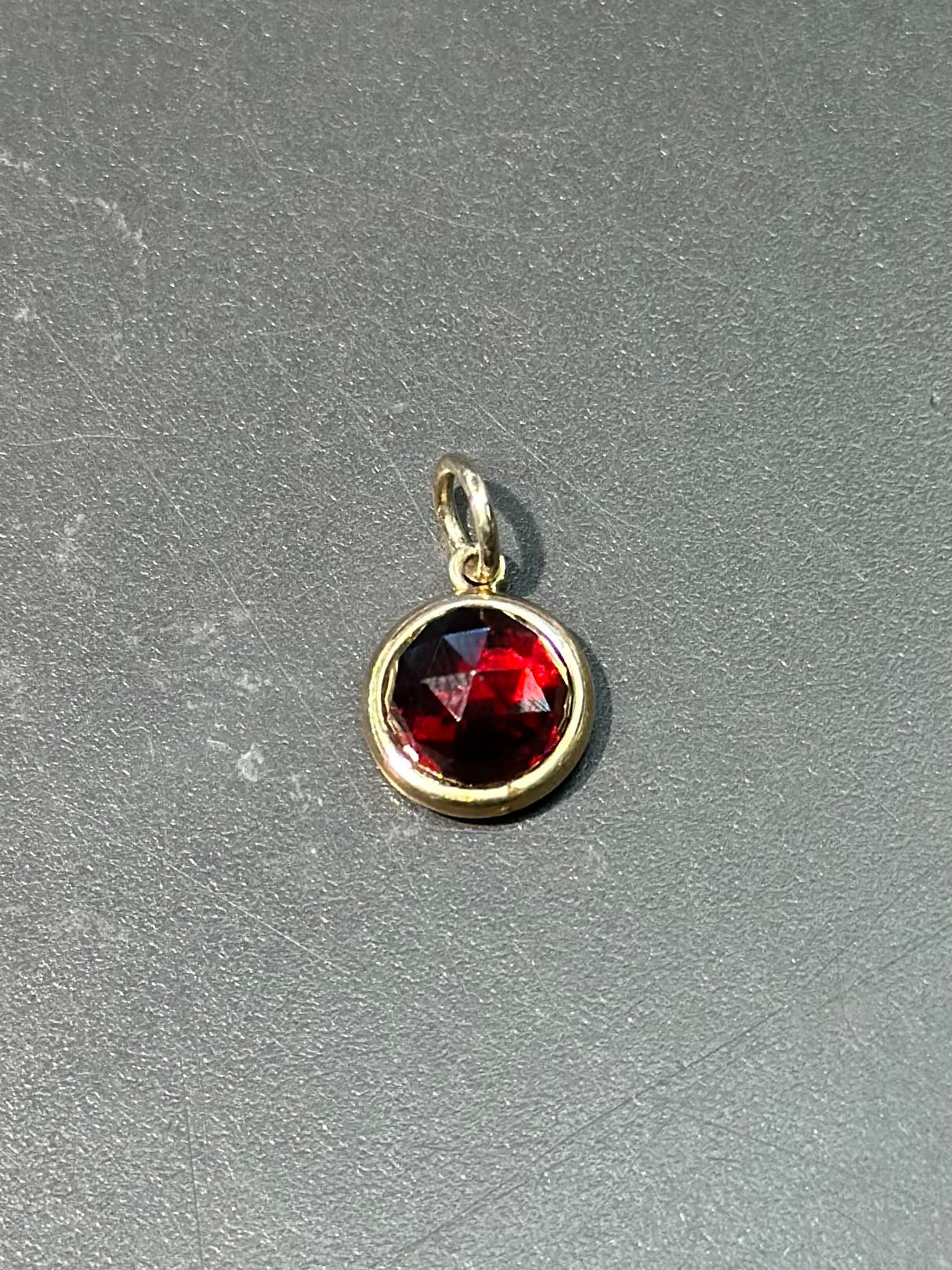 古董 14K 金刻面石榴石吊坠