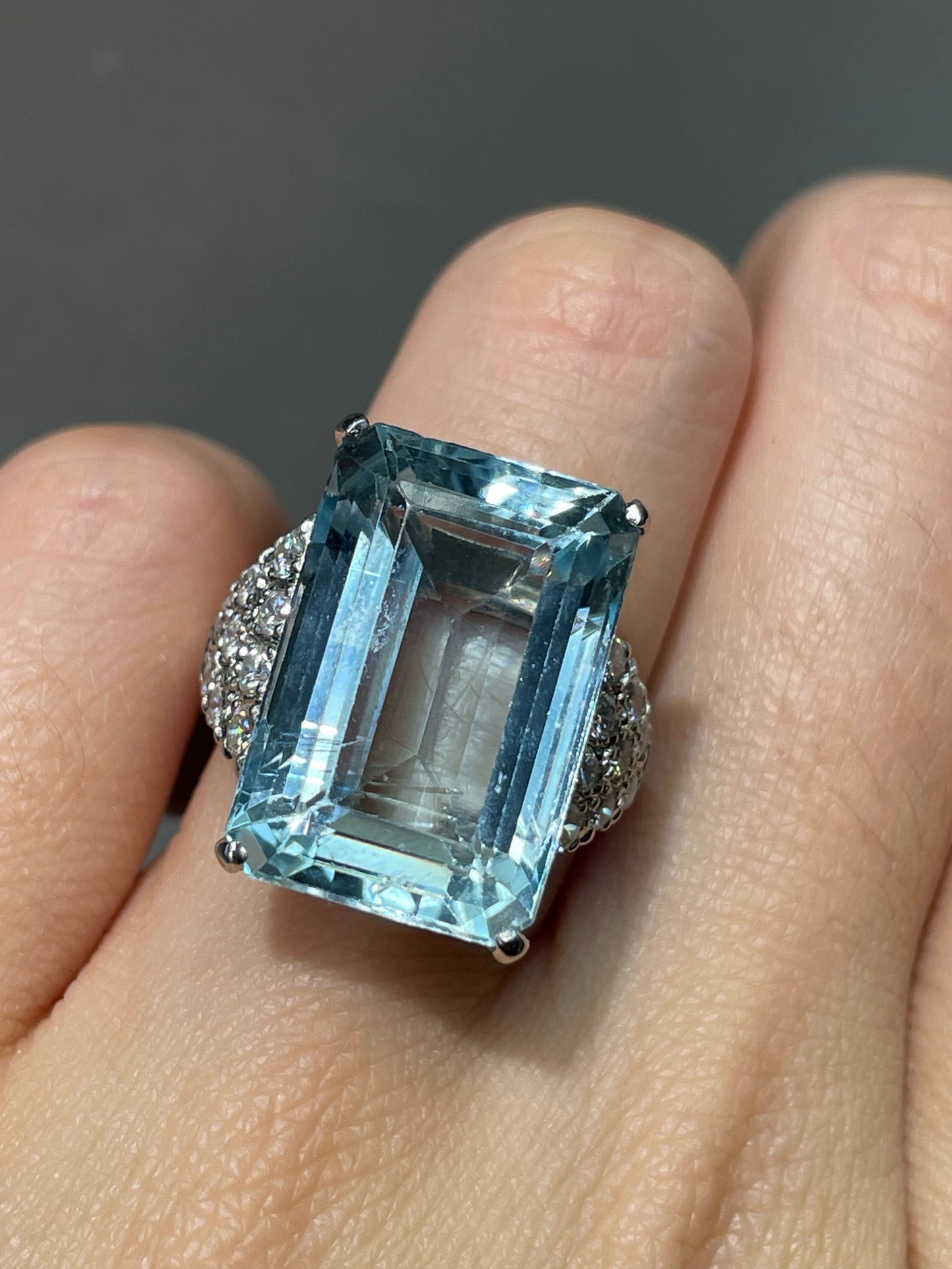 Vintage Platinum Aquamarine Diamond Ring