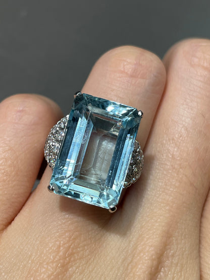 Vintage Platinum Aquamarine Diamond Ring