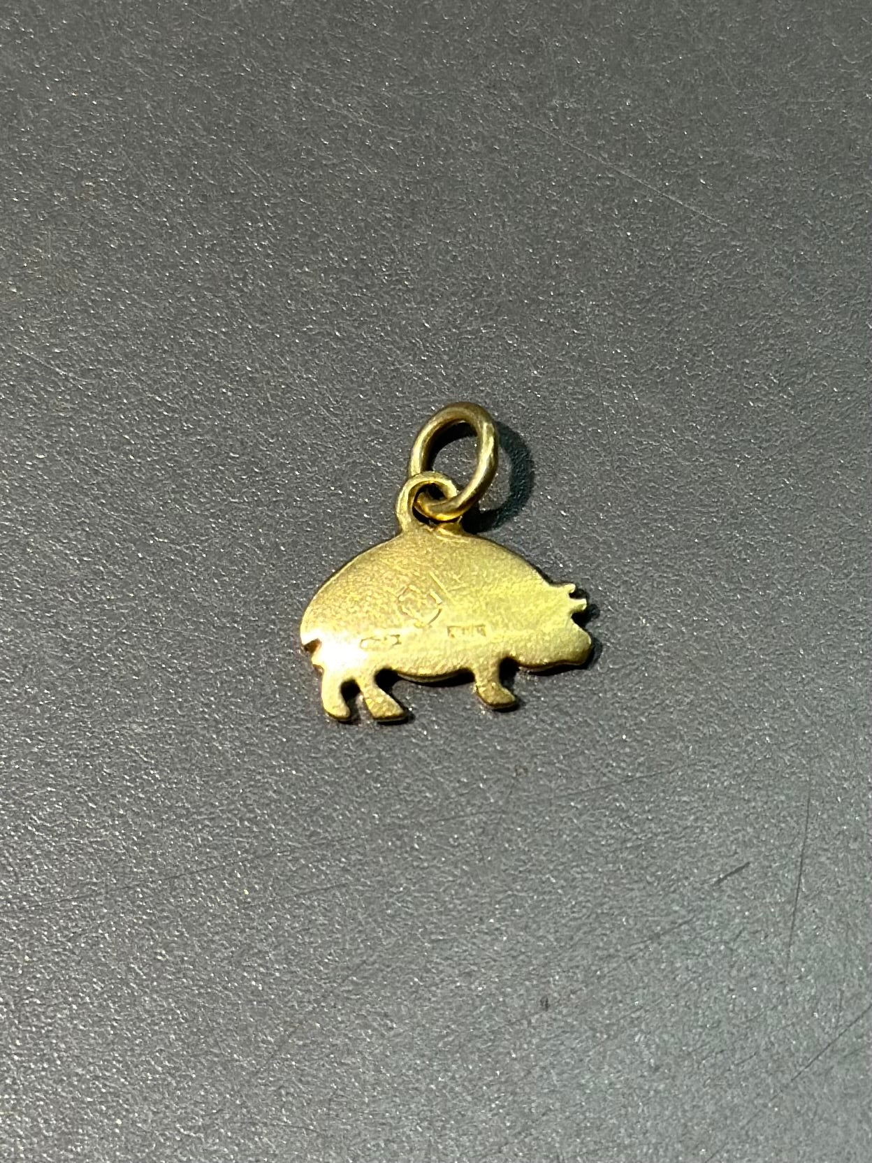 DoDo 18K Gold Pig Charm