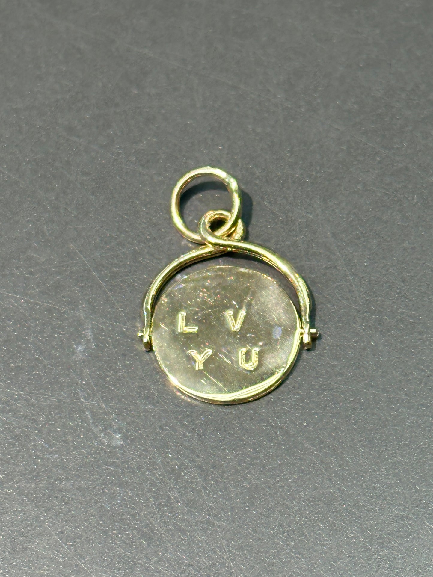 14K 黄金“我爱你”旋转吊饰