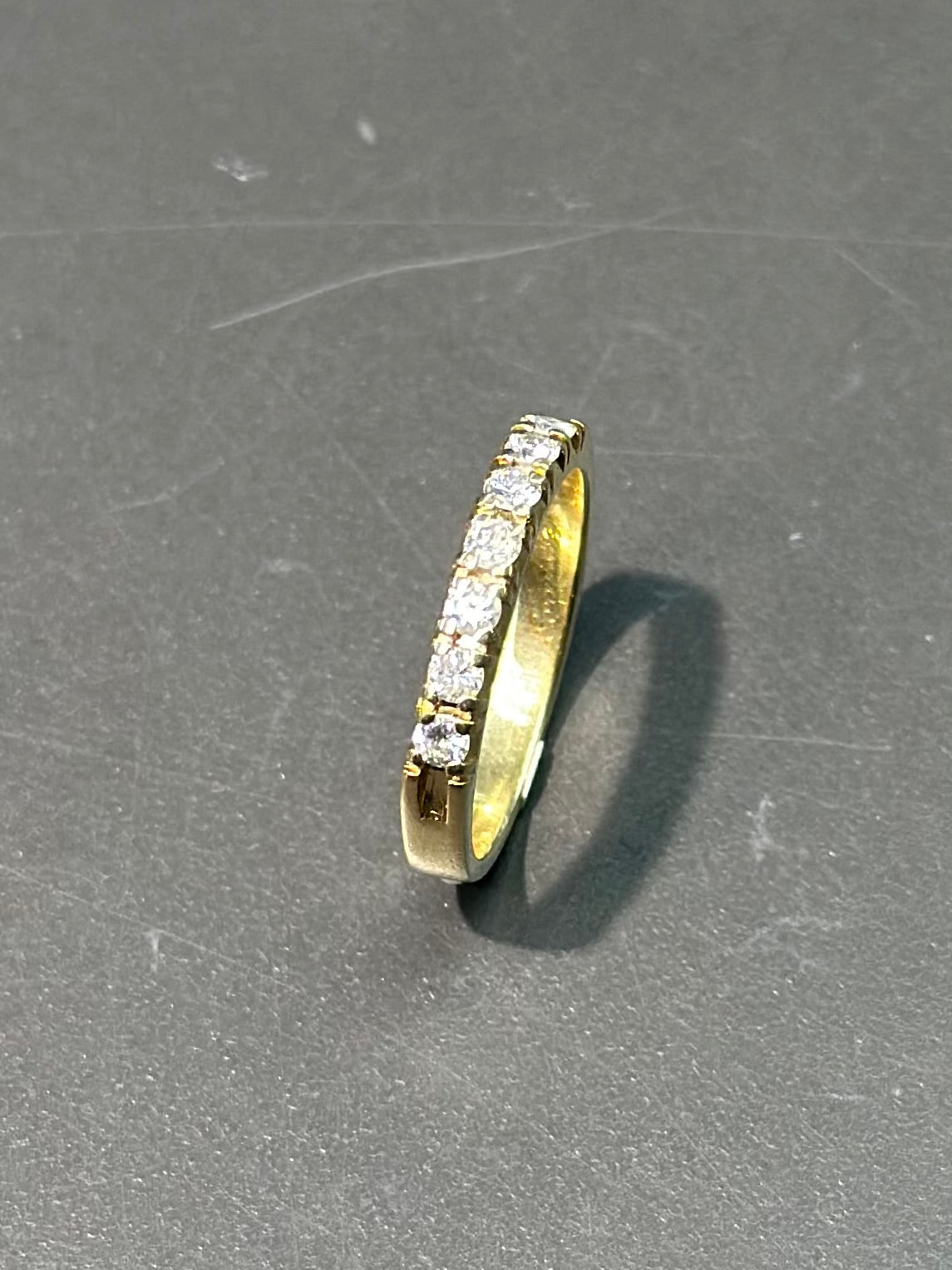 14K Gold Seven Diamond Band Ring SZ 8