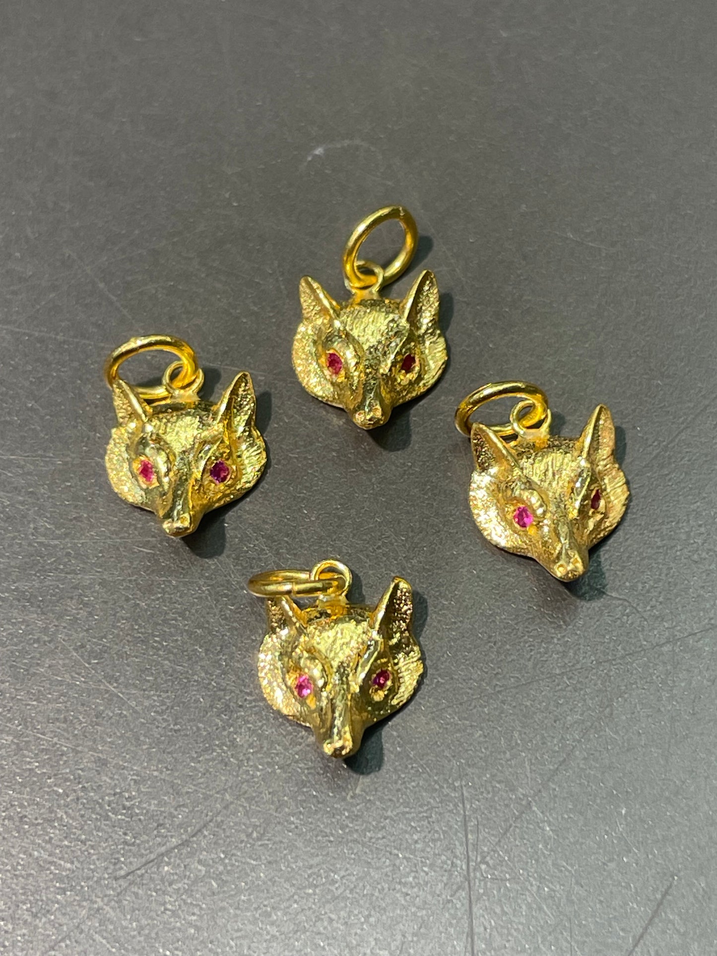 古董 14K 黄金迷你红宝石狐狸吊饰