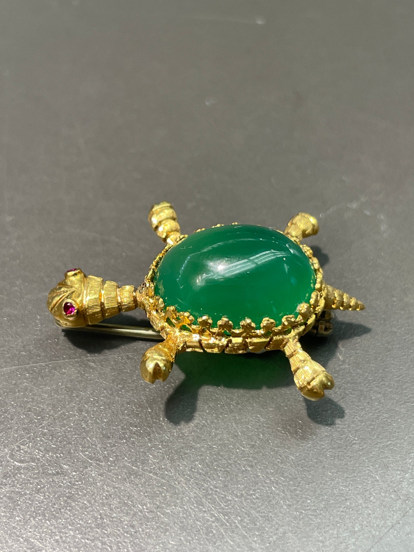 Vintage 18K Gold Nephrite Ruby Turtle Brooch