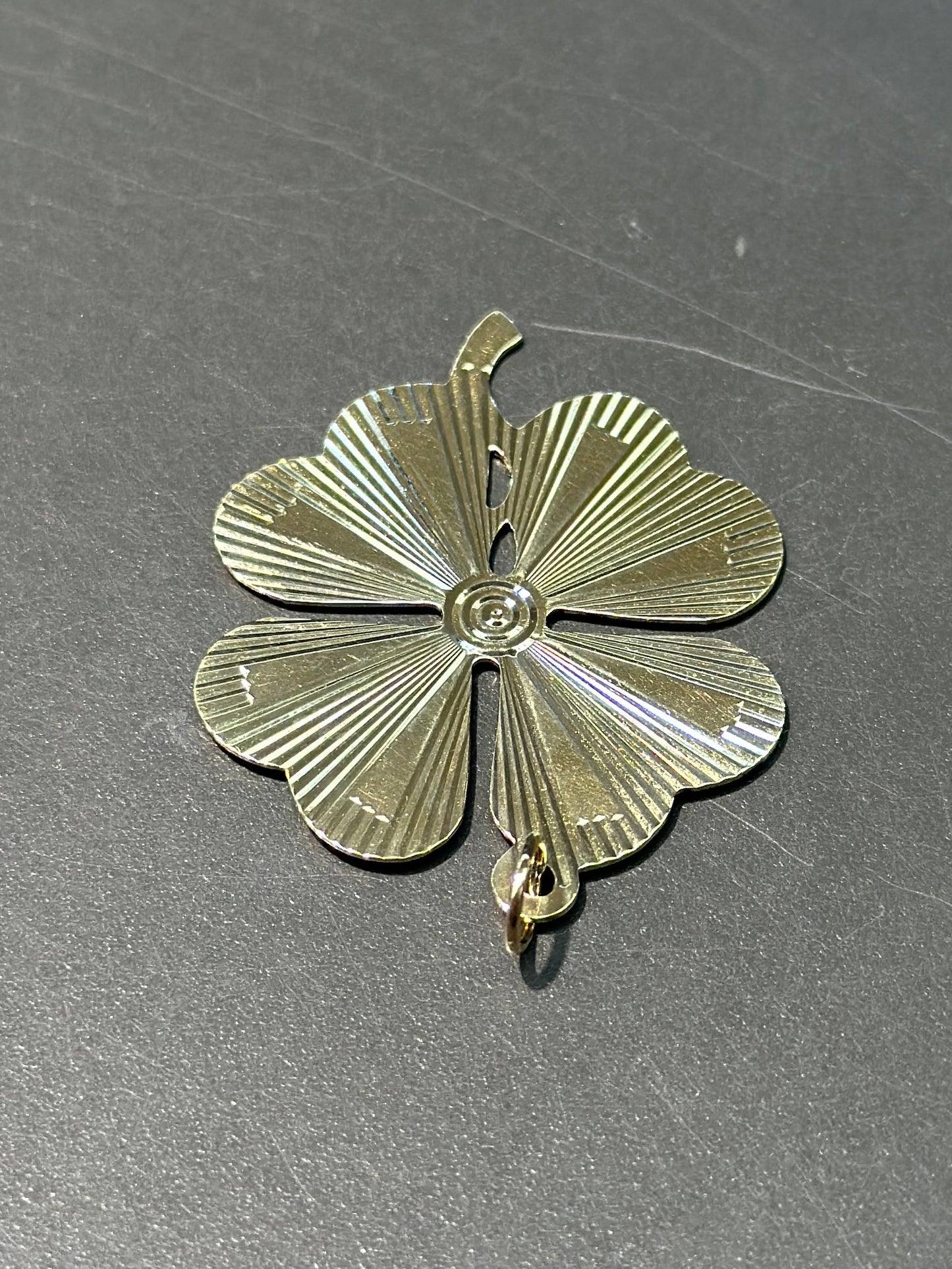 Pendentif trèfle à quatre feuilles XL en or 14 carats vintage