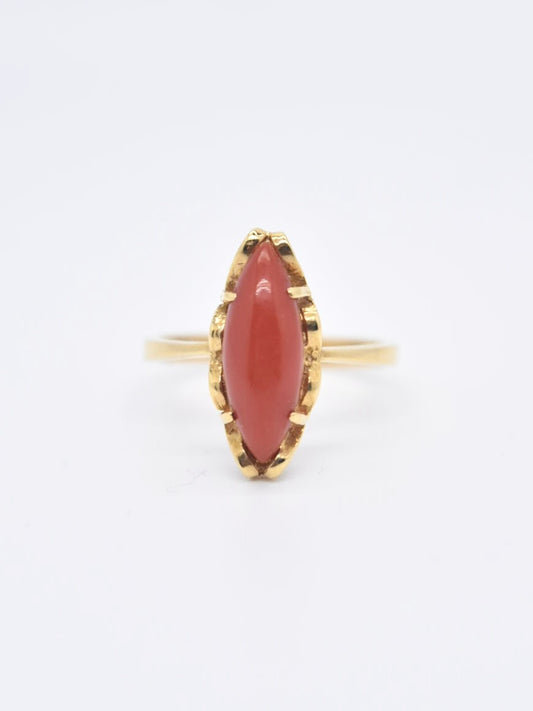 Vintage 18K Gold Marquise Shape Coral Ring SZ 7