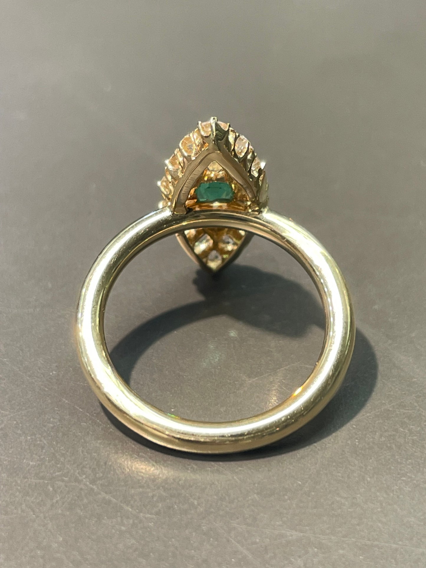 古董 14K 黄金哥伦比亚 0.71 CTW 祖母绿钻石 Navette 戒指