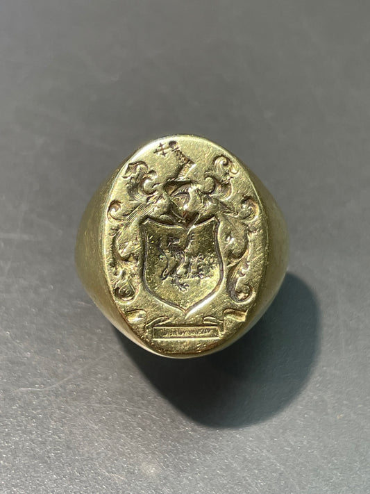 Vintage 18K Yellow Gold Knight Shield Signet Ring