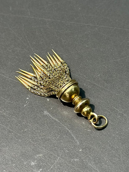 维多利亚风格 14K 金尖刺流苏吊坠