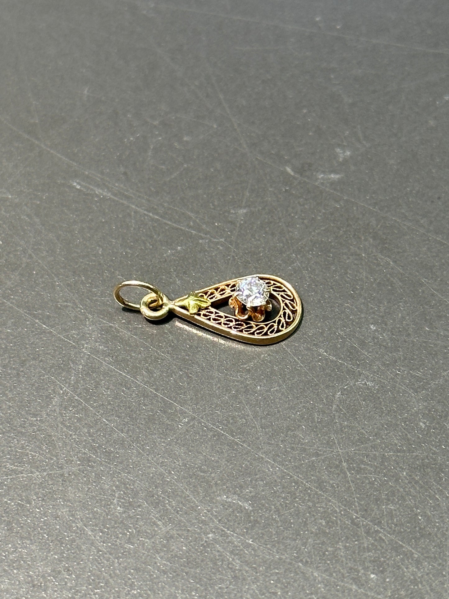 装饰艺术 14K 金 0.20 CTW 钻石细丝水滴形吊坠
